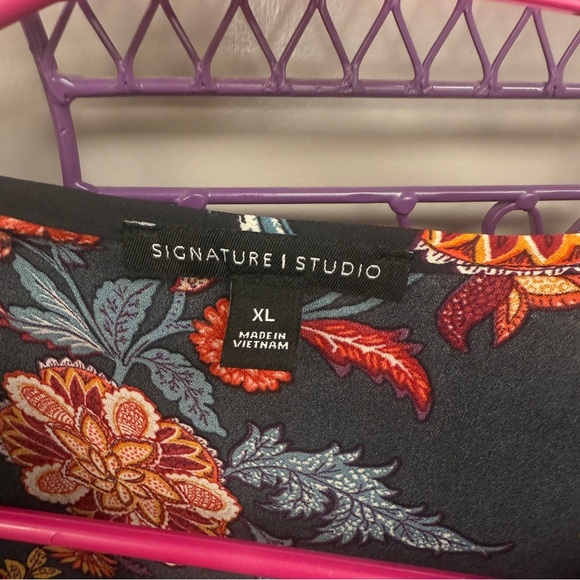 Signature Studio Black Floral Bird Print Twist Front V Neck Long Sleeve - Picture 2 of 12